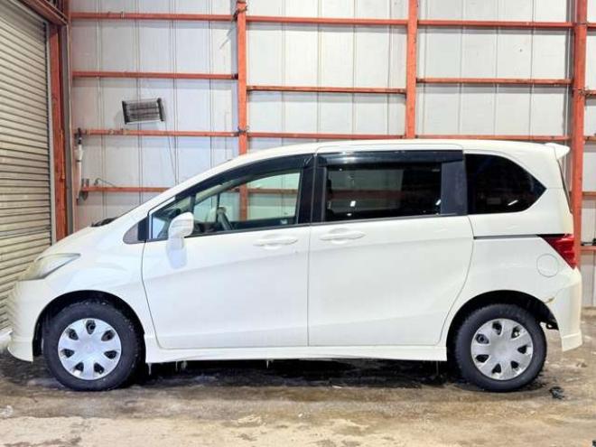 フリード1.5 G エアロ Lパッケージ 4WD　防錆塗装4WDTVナビBカメエンスタETC 1500