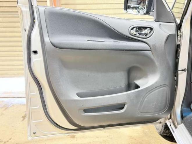 セレナ2.0 20X S-HYBRID　防錆塗装CDエンスタ 2WD 2000