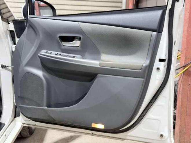 プリウスα1.8 S　下廻防錆TVナビBカメ 2WD 1800