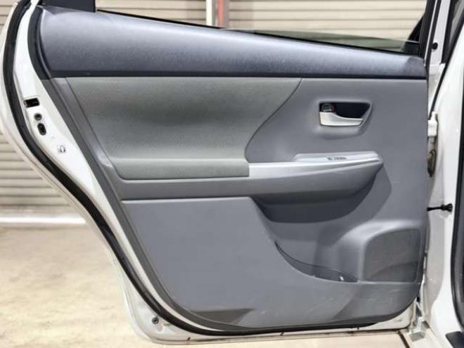 プリウスα1.8 S　下廻防錆TVナビBカメ 2WD 1800