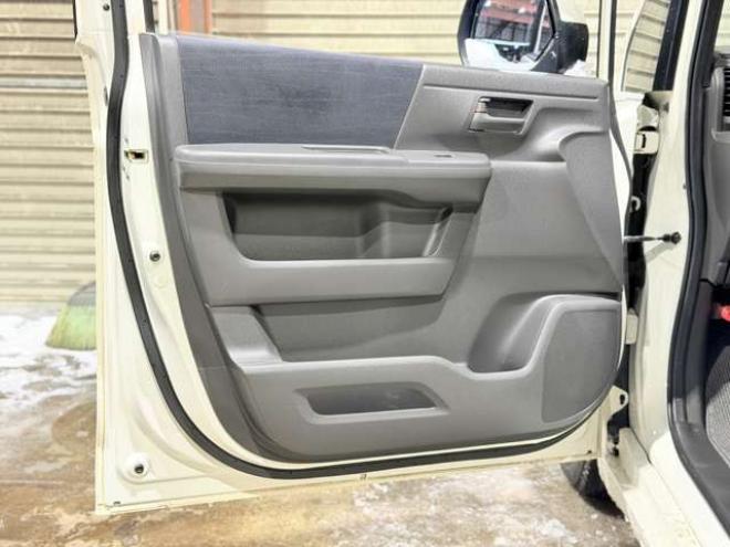 ステップワゴン2.0 G Lパッケージ 4WD　防錆塗装4WDTVナビBカメエンスタETC夏冬タイヤ 2000