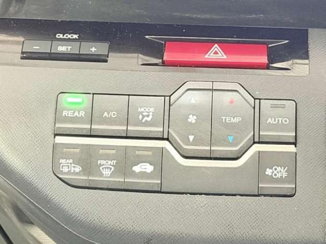 ステップワゴン2.0 G Lパッケージ 4WD　防錆塗装4WDTVナビBカメエンスタETC夏冬タイヤ 2000