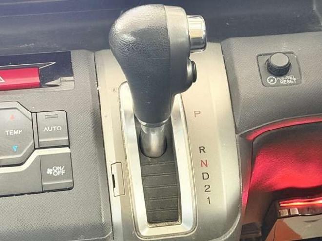 ステップワゴン2.0 G Lパッケージ 4WD　防錆塗装4WDTVナビBカメエンスタETC夏冬タイヤ 2000