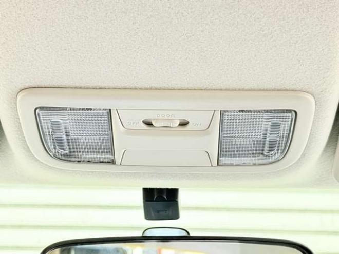 ステップワゴン2.0 G HIDエディション 4WD　防錆塗装4WDTVナビBカメ 2000