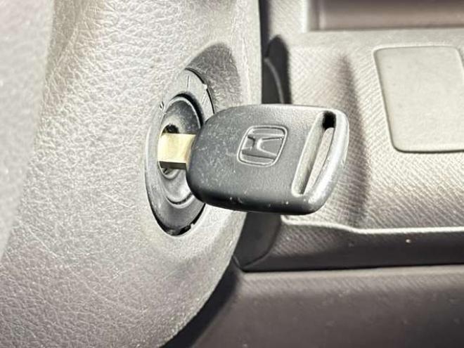 ステップワゴン2.0 G HIDエディション 4WD　防錆塗装4WDTVナビBカメ 2000