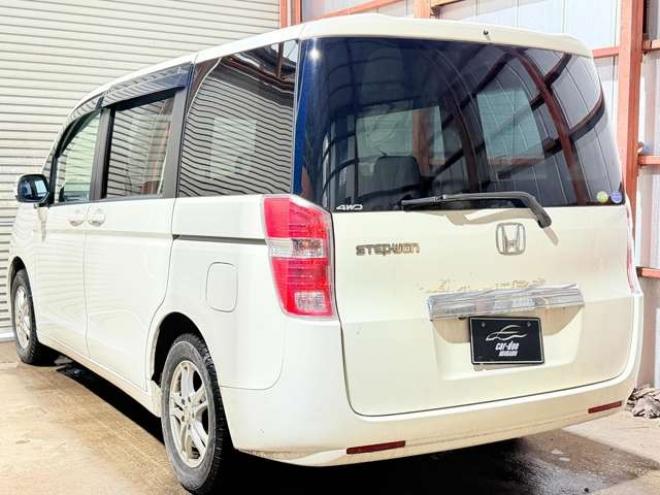 ステップワゴン2.0 G HIDエディション 4WD　防錆塗装4WDTVナビBカメ 2000