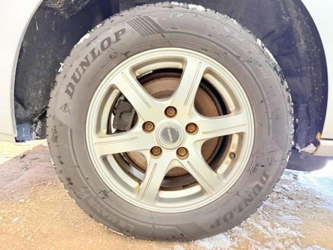 セレナ2.0 20S 4WD　防錆塗装4WDキーレスTVナビBカメ夏冬タイヤETC 2000