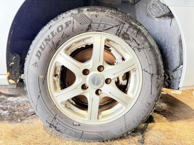 セレナ2.0 20S 4WD　防錆塗装4WDキーレスTVナビBカメ夏冬タイヤETC 2000