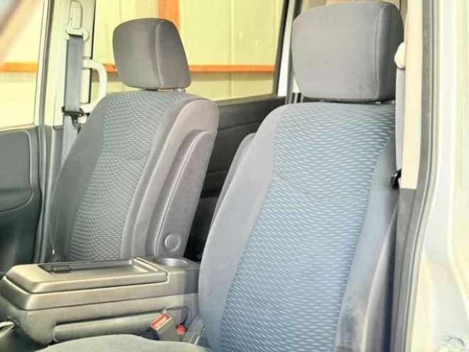 セレナ2.0 20S 4WD　防錆塗装4WDキーレスTVナビBカメ夏冬タイヤETC 2000