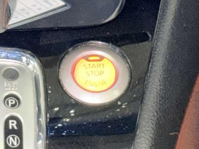 セレナ2.0 ハイウェイスター 4WD　防錆塗装4WDTVナビ 2000