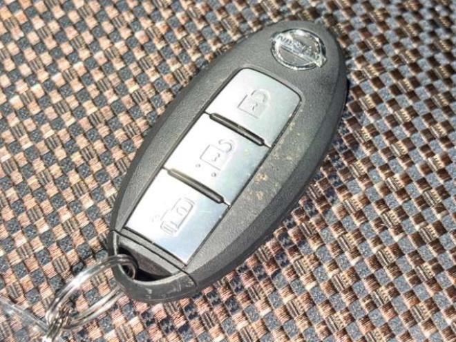 セレナ2.0 ハイウェイスター 4WD　防錆塗装4WDTVナビ 2000