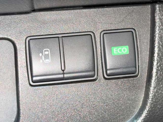 セレナ2.0 ハイウェイスター 4WD　防錆塗装4WDTVナビ 2000