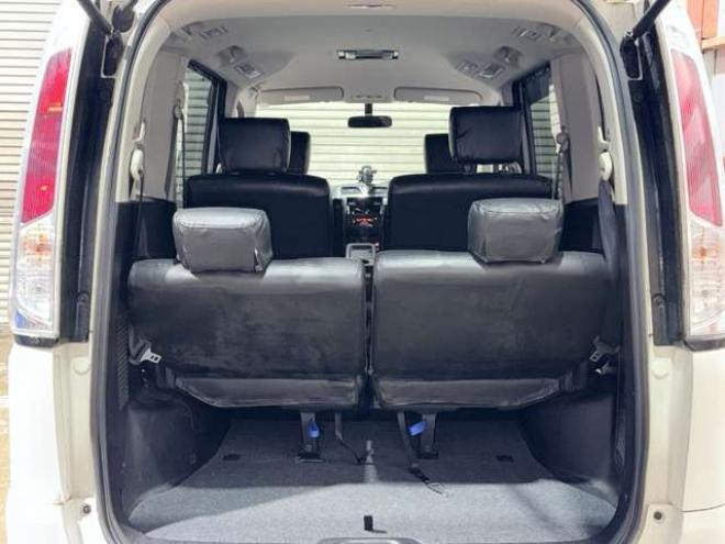 セレナ2.0 ハイウェイスター 4WD　防錆塗装4WDスマキー 2000