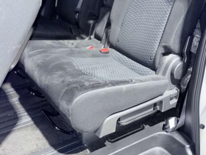 セレナ2.0 20X 4WD　下廻防錆TVナビBカメETCエンスタ 2000