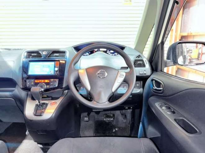 セレナ2.0 20X 4WD　下廻防錆TVナビBカメETCエンスタ 2000