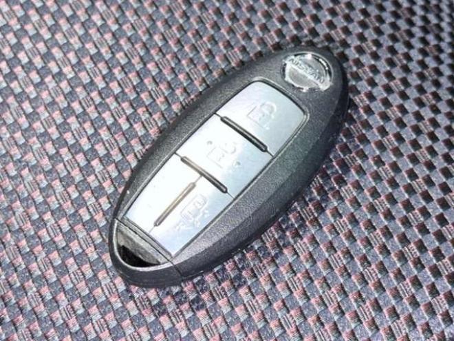 セレナ2.0 ハイウェイスター 4WD　防錆塗装4WDTVナビBカメ 2000