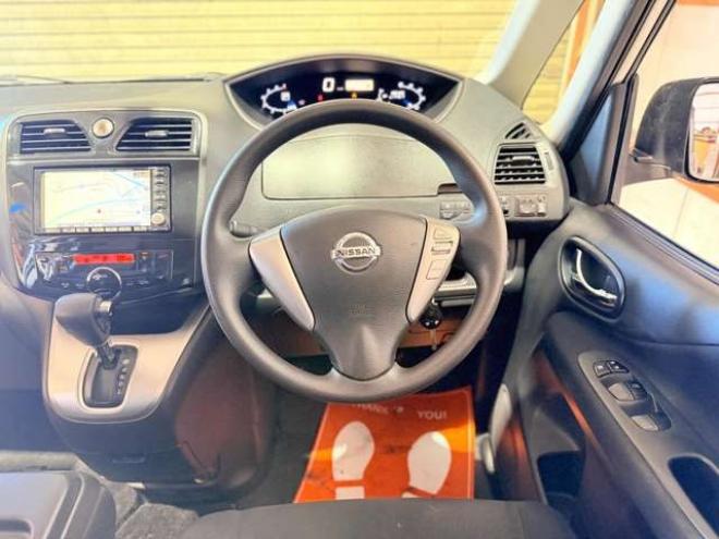 セレナ2.0 20X 4WD　防錆塗装4WDキーレスTVナビ 2000