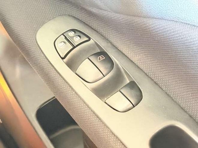 セレナ2.0 20X 4WD　防錆塗装4WDキーレスTVナビ 2000