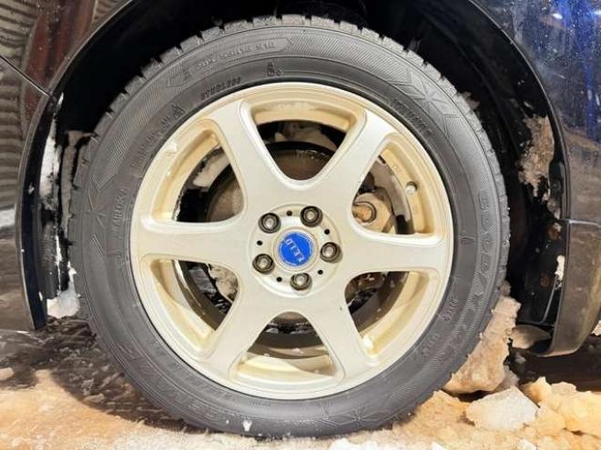 インプレッサスポーツ 2.0 i アイサイト 4WD　防錆塗装4WDキーレスCD夏冬タイヤ 2000