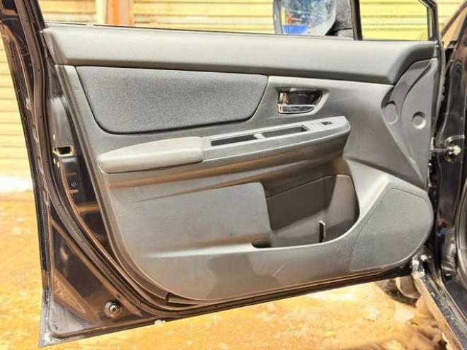 インプレッサスポーツ 2.0 i アイサイト 4WD　防錆塗装4WDキーレスCD夏冬タイヤ 2000