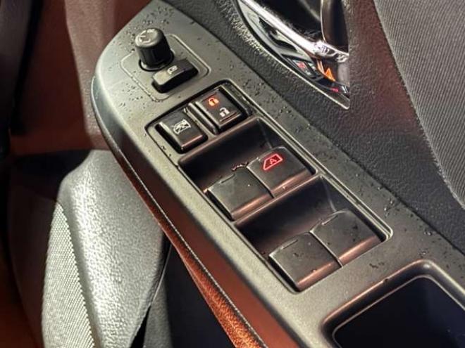 インプレッサスポーツ 2.0 i アイサイト 4WD　防錆塗装4WDキーレスCD夏冬タイヤ 2000