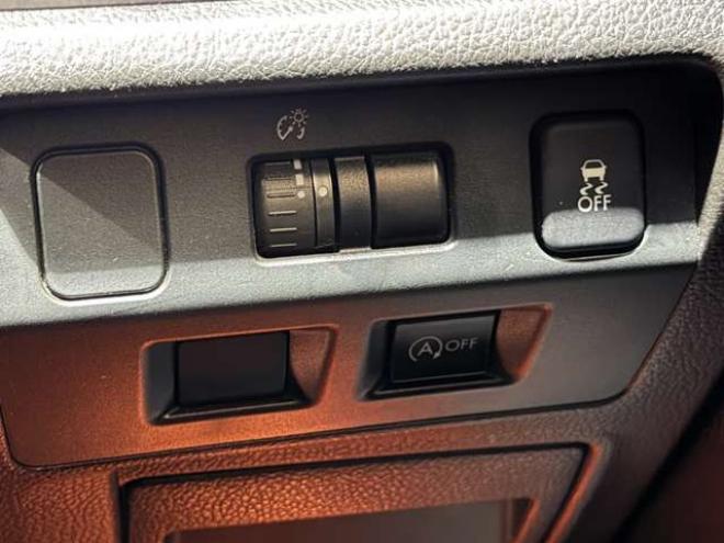 インプレッサスポーツ 2.0 i アイサイト 4WD　防錆塗装4WDキーレスCD夏冬タイヤ 2000