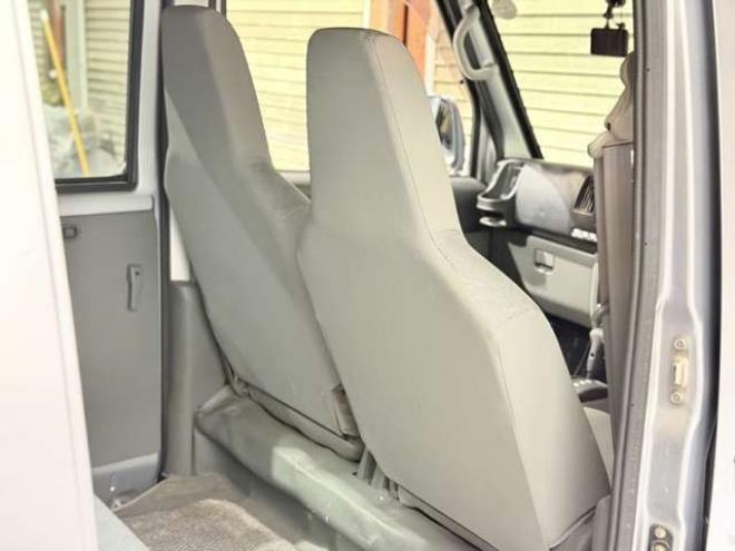 NV100クリッパーDX ハイルーフ 4WD　防錆塗装4WDキーレス夏冬タイヤ 660