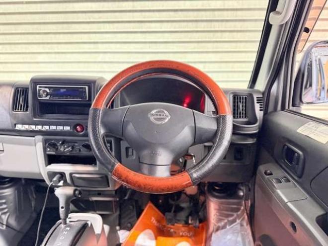 NV100クリッパーDX ハイルーフ 4WD　防錆塗装4WDキーレス夏冬タイヤ 660