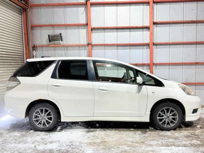 フィットシャトル1.5 15X 4WD　防錆塗装4WDTVナビBカメETC 1500