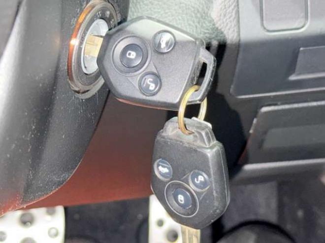 インプレッサG4 2.0 i-S 4WD　防錆塗装4WDキーレスCD 2000