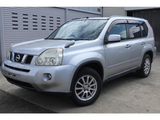 エクストレイル2.0 20GT ディーゼルターボ 4WD　6速マニュアル・ナビ・TV・Bカメラ 2000