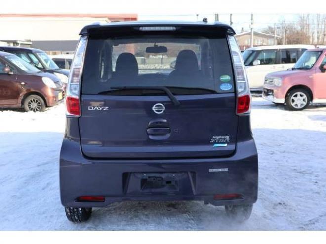 デイズX 4WD　ナビ・TV・バックカメラ・アイドリングストップ・R9/9月・走行すくない1.6万キロ 660