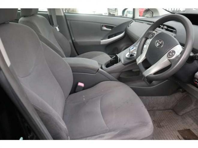 プリウス1.8 S　ナビ・TV・車検R9/6月 2WD 1800