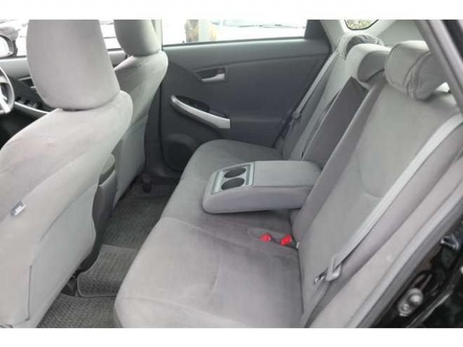 プリウス1.8 S　ナビ・TV・車検R9/6月 2WD 1800