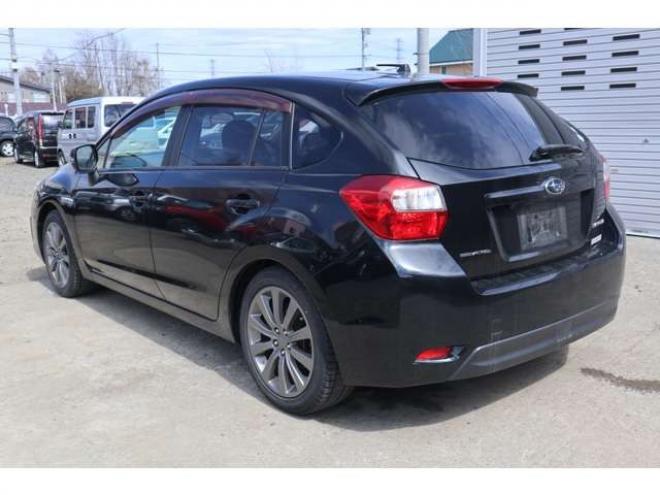 インプレッサスポーツ 2.0 i アイサイト 4WD　ナビ・TV・Bカメラ・キーレス 2000