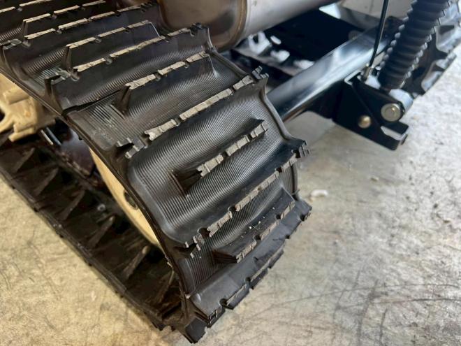 除雪機ホンダ　HSS1170i！ハイブリッド！