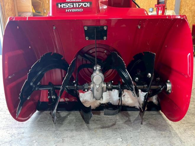 除雪機ホンダ　HSS1170i！ハイブリッド！