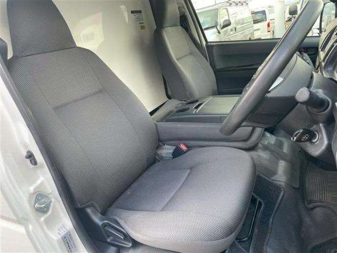 ハイエースバン2.8 中温冷凍バン ロング ディーゼルターボ 4WD　 2800