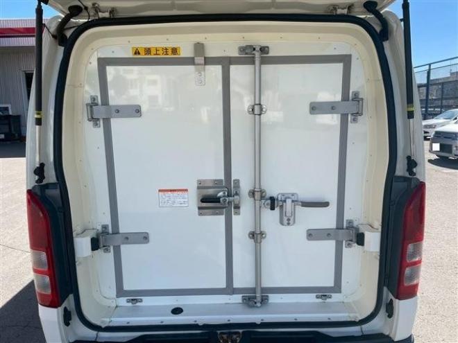 ハイエースバン2.8 中温強化冷凍バン ロング ディーゼルターボ 4WD　 2800