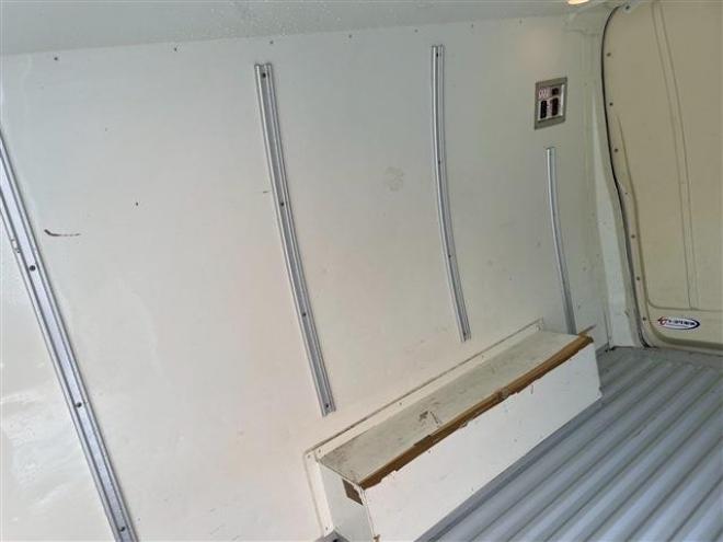 ハイエースバン2.8 中温強化冷凍バン ロング ディーゼルターボ 4WD　 2800