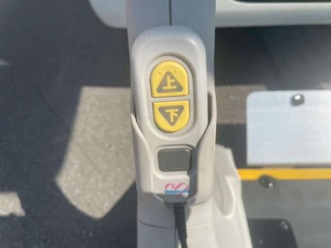 ハイエースバン3.0 ウェルキャブ Bタイプ ロング ディーゼルターボ 4WD　 福祉車両 3000