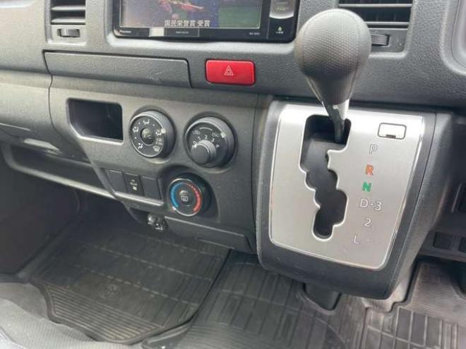ハイエースバン3.0 DX ロング GLパッケージ ディーゼルターボ 4WD　(レジアスエース) 3000