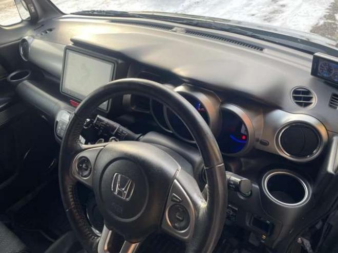 N-BOXスラッシュ X ターボパッケージ 4WD　1年走行距離無制限保証付/Bluetooth/純正8インチナビ・フルセグTV/バックカメラ/ETC/冬タイヤ装着/純正アルミホイール夏タイヤ付き/LEDフォグ/HIDヘッドライト/ステアリングヒーター/シートヒータ/法定整備/修復歴無 660