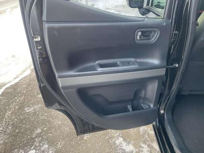 N-BOXスラッシュ X ターボパッケージ 4WD　1年走行距離無制限保証付/Bluetooth/純正8インチナビ・フルセグTV/バックカメラ/ETC/冬タイヤ装着/純正アルミホイール夏タイヤ付き/LEDフォグ/HIDヘッドライト/ステアリングヒーター/シートヒータ/法定整備/修復歴無 660