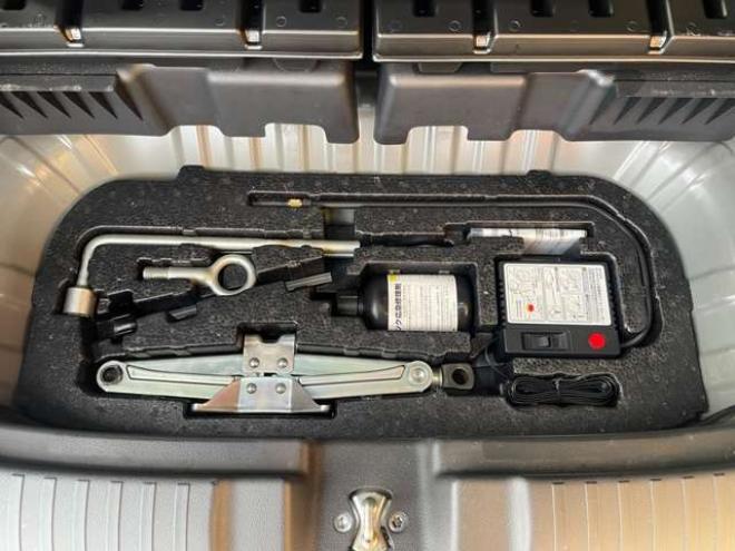 N-BOXスラッシュ X ターボパッケージ 4WD　1年走行距離無制限保証付/Bluetooth/純正8インチナビ・フルセグTV/バックカメラ/ETC/冬タイヤ装着/純正アルミホイール夏タイヤ付き/LEDフォグ/HIDヘッドライト/ステアリングヒーター/シートヒータ/法定整備/修復歴無 660