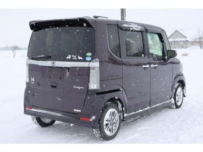 N-BOXカスタムG SSパッケージ 4WD　後期　検二年　バックカメラ　パワースライドドア　自社　ローンカノウ 660