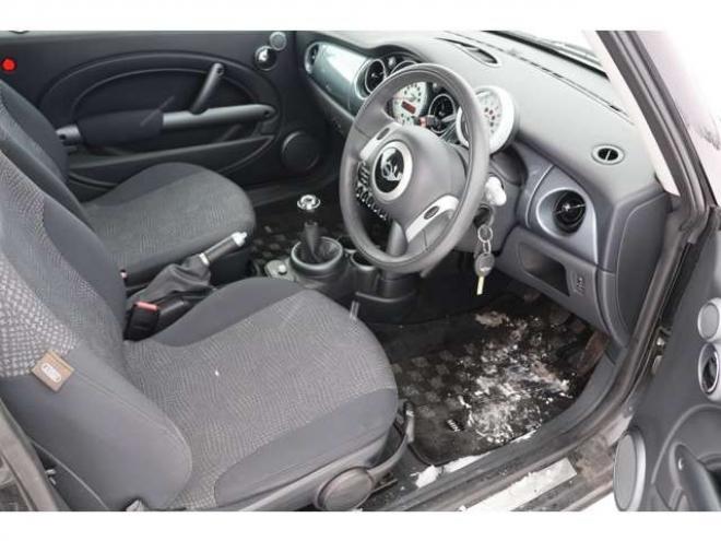 ミニクーパー　検2年　MT5速　社外マフラー　スタッドレスタイヤ　自社　ローンカノウ 正規輸入車 2WD 1600