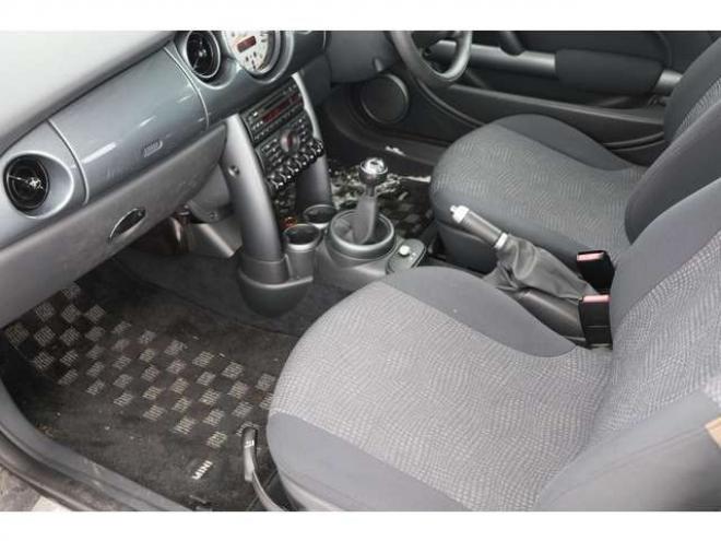 ミニクーパー　検2年　MT5速　社外マフラー　スタッドレスタイヤ　自社　ローンカノウ 正規輸入車 2WD 1600