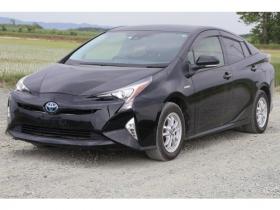 プリウス　1.8 S E-Four 4WD　検2年　バックモニター 1800