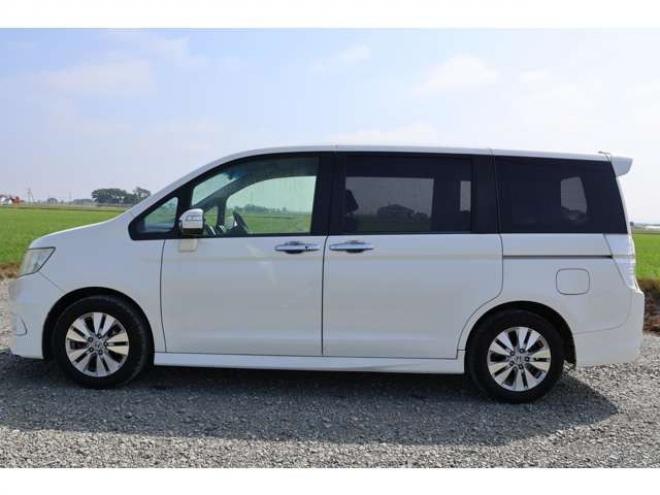 ステップワゴン2.0 スパーダ Z　検2年　自社　ローンカノウ　パドルシフト 2WD 2000